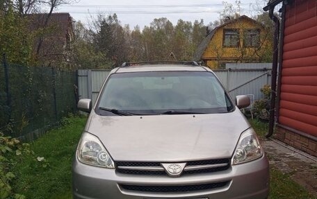 Toyota Sienna II рестайлинг, 2003 год, 1 000 000 рублей, 2 фотография