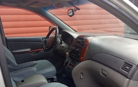 Toyota Sienna II рестайлинг, 2003 год, 1 000 000 рублей, 8 фотография