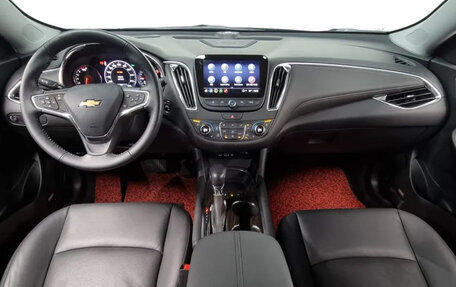 Chevrolet Malibu IX, 2022 год, 1 870 065 рублей, 2 фотография