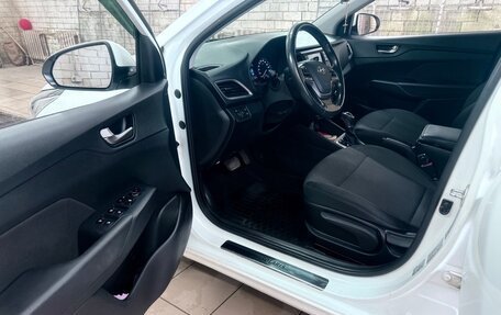 Hyundai Solaris II рестайлинг, 2017 год, 1 100 000 рублей, 2 фотография