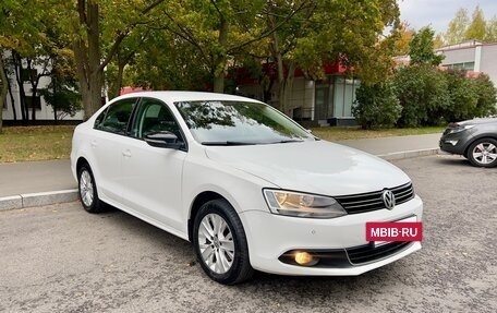Volkswagen Jetta VI, 2014 год, 900 000 рублей, 3 фотография