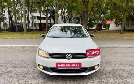 Volkswagen Jetta VI, 2014 год, 900 000 рублей, 2 фотография