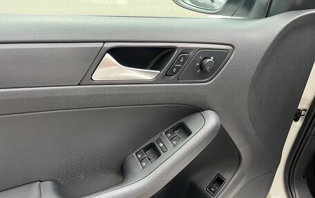Volkswagen Jetta VI, 2014 год, 900 000 рублей, 16 фотография