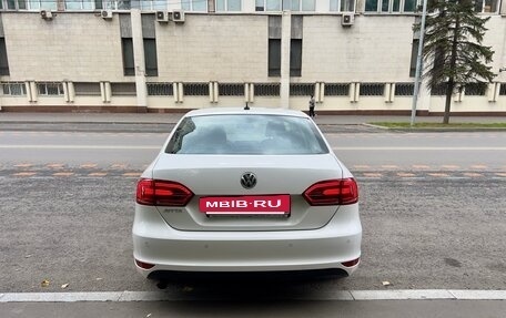 Volkswagen Jetta VI, 2014 год, 900 000 рублей, 6 фотография