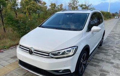 Volkswagen Touran III, 2021 год, 1 980 000 рублей, 1 фотография