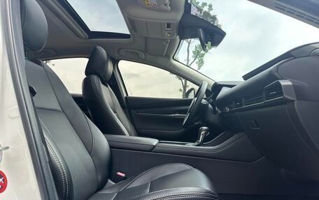 Mazda 3, 2021 год, 1 620 000 рублей, 12 фотография