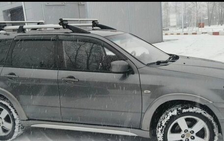 Mitsubishi Outlander III рестайлинг 3, 2005 год, 800 000 рублей, 2 фотография