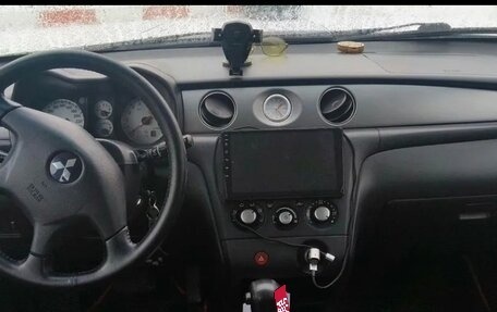 Mitsubishi Outlander III рестайлинг 3, 2005 год, 800 000 рублей, 7 фотография