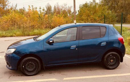 Renault Sandero II рестайлинг, 2015 год, 650 000 рублей, 3 фотография