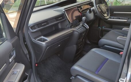 Honda Stepwgn IV, 2020 год, 3 000 000 рублей, 9 фотография