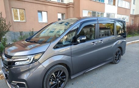 Honda Stepwgn IV, 2020 год, 3 000 000 рублей, 3 фотография