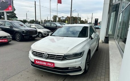 Volkswagen Passat B8 рестайлинг, 2016 год, 1 779 000 рублей, 1 фотография