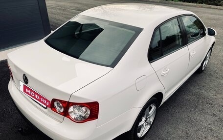 Volkswagen Jetta VI, 2010 год, 750 000 рублей, 3 фотография