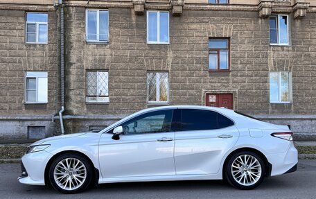 Toyota Camry, 2018 год, 2 350 000 рублей, 3 фотография