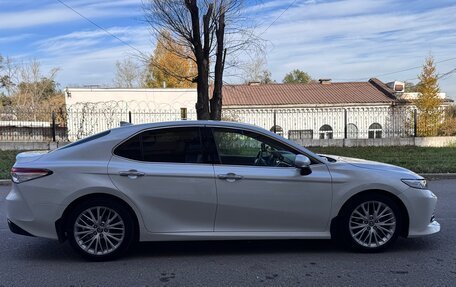 Toyota Camry, 2018 год, 2 350 000 рублей, 7 фотография