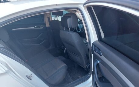 Volkswagen Passat B8 рестайлинг, 2018 год, 1 750 000 рублей, 6 фотография