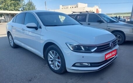 Volkswagen Passat B8 рестайлинг, 2018 год, 1 750 000 рублей, 2 фотография