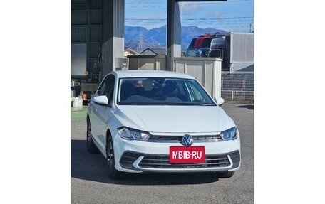 Volkswagen Polo VI (EU Market), 2022 год, 990 000 рублей, 2 фотография