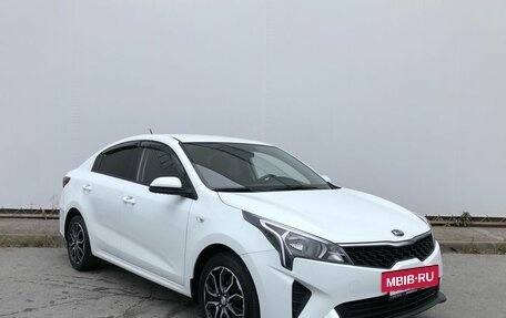 KIA Rio IV, 2020 год, 1 740 000 рублей, 3 фотография