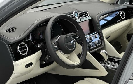 Bentley Bentayga I, 2025 год, 39 000 000 рублей, 12 фотография