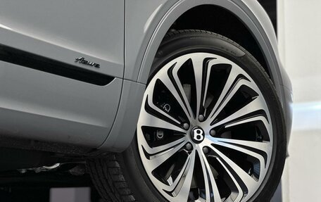 Bentley Bentayga I, 2025 год, 39 000 000 рублей, 9 фотография