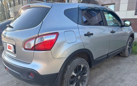Nissan Qashqai, 2011 год, 870 000 рублей, 2 фотография