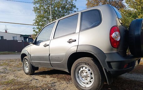 Chevrolet Niva I рестайлинг, 2012 год, 685 000 рублей, 3 фотография