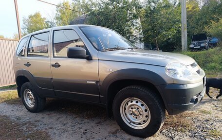 Chevrolet Niva I рестайлинг, 2012 год, 685 000 рублей, 4 фотография