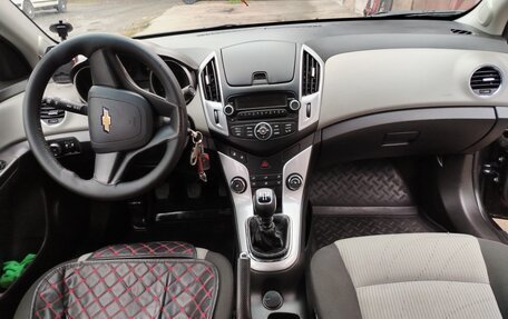Chevrolet Cruze II, 2012 год, 900 000 рублей, 10 фотография