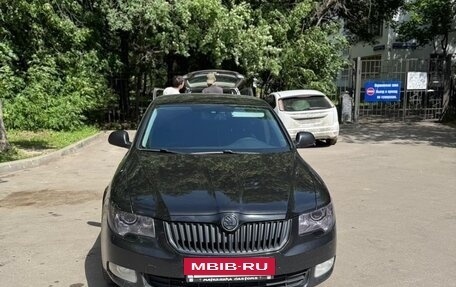 Skoda Superb III рестайлинг, 2012 год, 850 000 рублей, 3 фотография