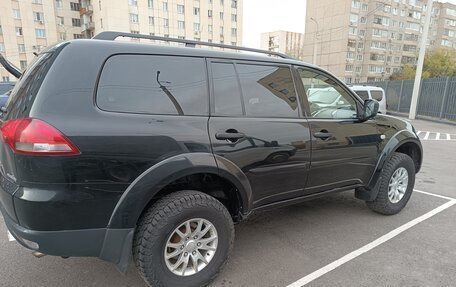 Mitsubishi Pajero Sport II рестайлинг, 2014 год, 1 335 000 рублей, 2 фотография