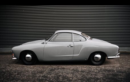 Volkswagen Karmann-Ghia, 1971 год, 4 000 000 рублей, 3 фотография