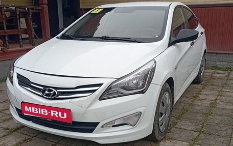 Hyundai Solaris II рестайлинг, 2015 год, 825 000 рублей, 1 фотография
