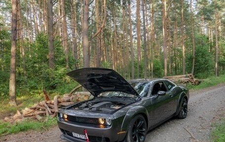 Dodge Challenger III рестайлинг 2, 2020 год, 2 800 000 рублей, 4 фотография