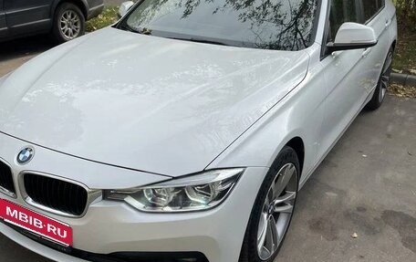 BMW 3 серия, 2017 год, 2 400 000 рублей, 4 фотография