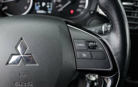 Mitsubishi Outlander III рестайлинг 3, 2015 год, 1 890 000 рублей, 12 фотография