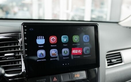 Mitsubishi Outlander III рестайлинг 3, 2015 год, 1 890 000 рублей, 14 фотография