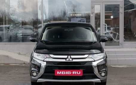 Mitsubishi Outlander III рестайлинг 3, 2015 год, 1 890 000 рублей, 2 фотография
