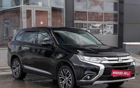 Mitsubishi Outlander III рестайлинг 3, 2015 год, 1 890 000 рублей, 3 фотография