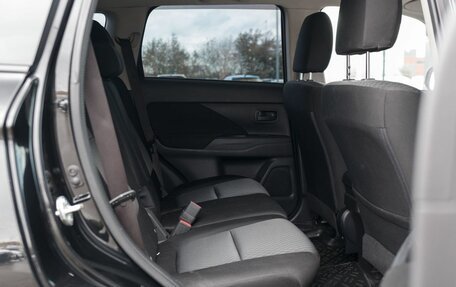 Mitsubishi Outlander III рестайлинг 3, 2015 год, 1 890 000 рублей, 20 фотография