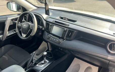 Toyota RAV4, 2017 год, 2 329 000 рублей, 13 фотография