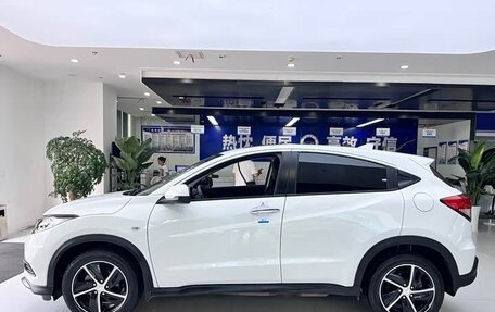 Honda Vezel, 2022 год, 1 750 000 рублей, 6 фотография