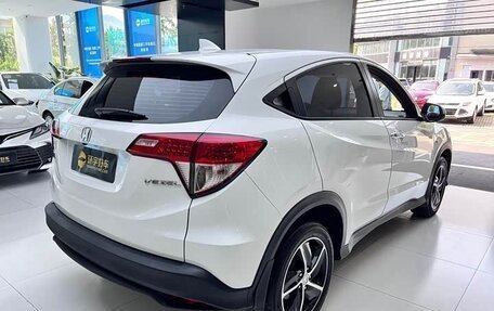 Honda Vezel, 2022 год, 1 750 000 рублей, 4 фотография