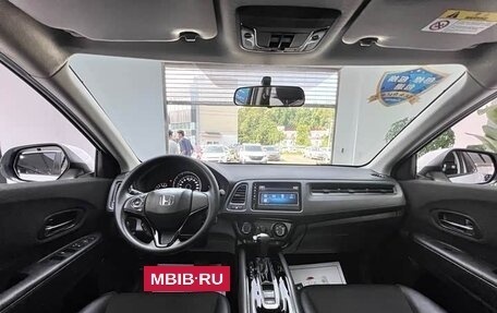 Honda Vezel, 2022 год, 1 750 000 рублей, 9 фотография