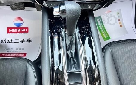 Honda Vezel, 2022 год, 1 750 000 рублей, 15 фотография