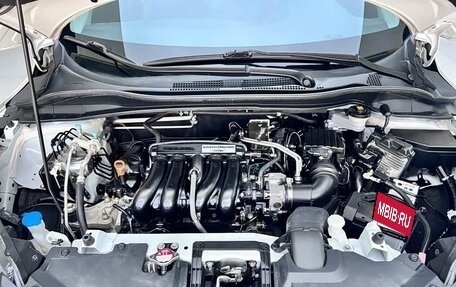 Honda Vezel, 2022 год, 1 750 000 рублей, 22 фотография