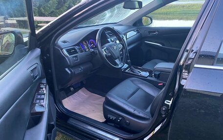 Toyota Camry, 2017 год, 2 200 000 рублей, 3 фотография