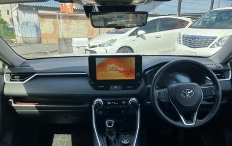 Toyota RAV4, 2022 год, 2 550 001 рублей, 10 фотография