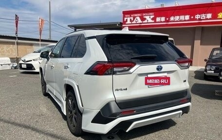 Toyota RAV4, 2022 год, 2 550 001 рублей, 7 фотография