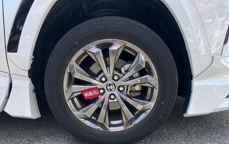 Toyota RAV4, 2022 год, 2 550 001 рублей, 9 фотография